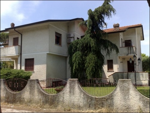 Tuscan exterior design villa