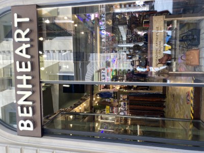 Top 10 Tuscan Leather Brands -
Where to Buy Real Italian Leather Made in Tuscany, Italy 