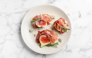 Figs with prosciutto - Savoury Fig Recipes