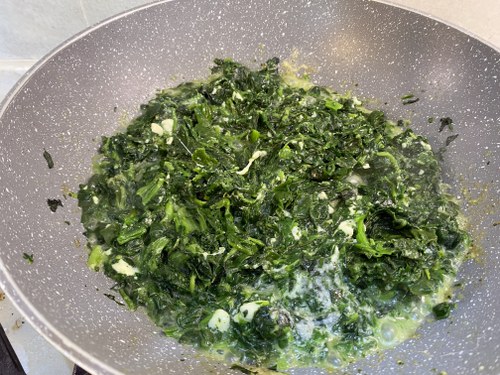 How do you make easter pie with spinach and ricotta